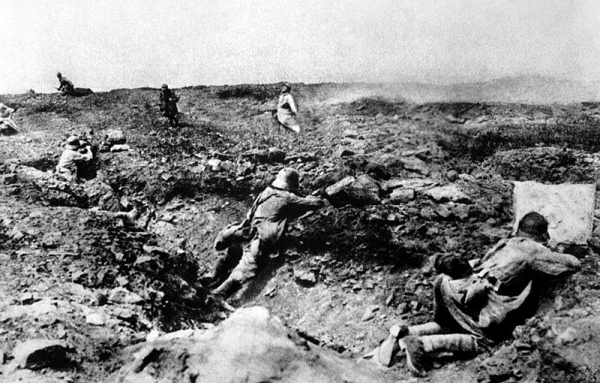 world war 1 soldiers fighting. World War I Photo: Fighting in